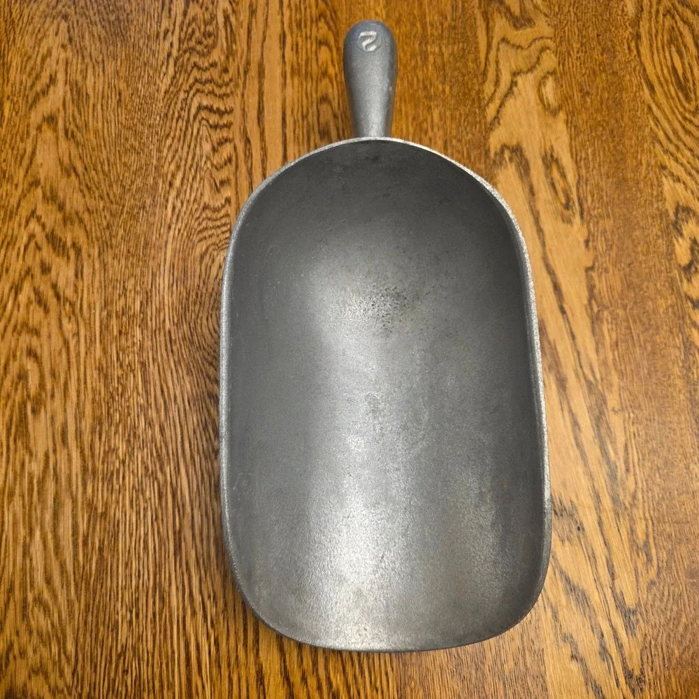 Vintage Oversized Cast Aluminum Utility Scoop Sz‎ 2 Silver Grain Ice Flour 8